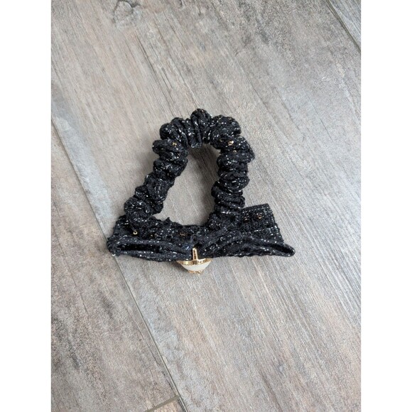 CHANEL Beaute’ Hair Scrunchie Ponytail Holder Pearls and Diamonds Black - Picture 2 of 4